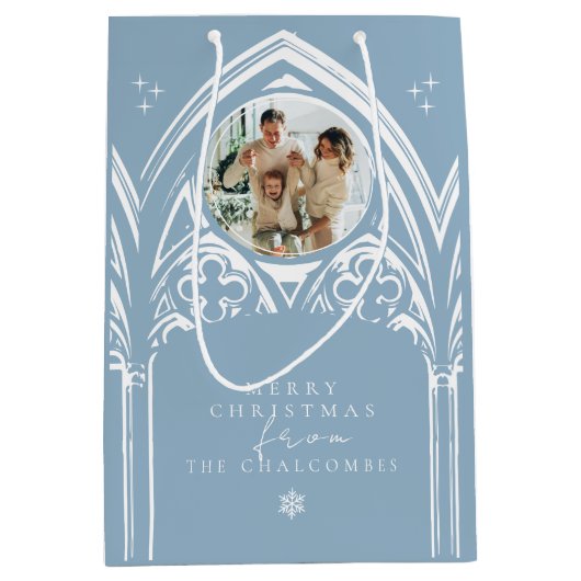 Snowy Gothic Winter Sprookjeskerstfoto Medium Cadeauzakje (Voorkant)