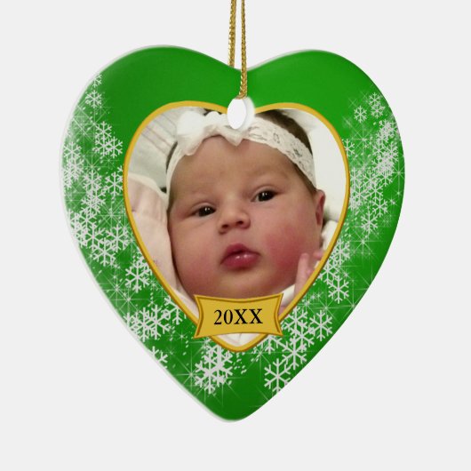 Snowy Green Baby's eerste kerstfoto Keramisch Ornament (Rechts)