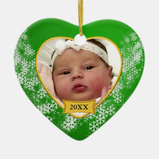 Snowy Green Baby's eerste kerstfoto Keramisch Ornament (Voorkant)