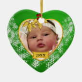 Snowy Green en Gold Baby's eerste kerstfoto Keramisch Ornament (Voorkant)