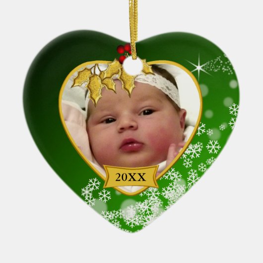 Snowy Green New Baby Foto Kerstmis Keramisch Ornament (Voorkant)