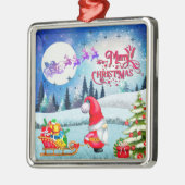 Snowy Kerstmis Gnome en Santa's slee geschenken Metalen Ornament (Links)