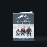 Snowy Mountain Blue Prettige feestdagen<br><div class="desc">Stuur je familie en vrienden deze prachtige sneeuwkapje met kerstvakantie in het blauw op een blauwe fotokaart - ze zullen dit zeker in hun huis koesteren gedurende het hele seizoen!</div>