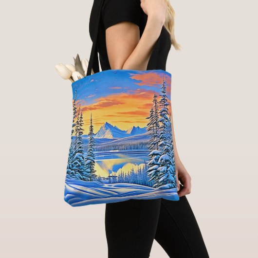 Snowy Mountain Sunset Glow Tote Bag (Dichtbij)