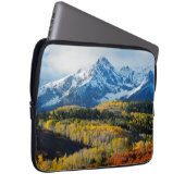 Snowy Mountain & Trees Laptop Sleeve (Voorkant Rechts)