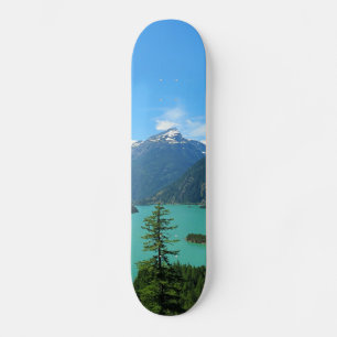 Snowy Mountain Turquoise Lake in Washington Persoonlijk Skateboard