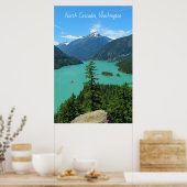 Snowy Mountain Turquoise Lake in Washington Poster (Keuken)