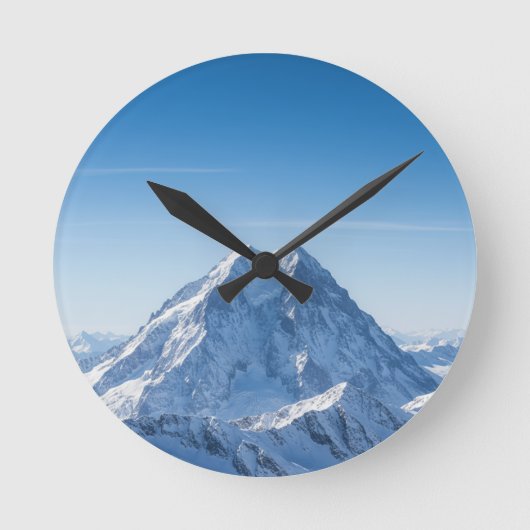 Snowy Mountain Wall Clock – Verse Natuur Ontwerp Ronde Klok (Voorkant)