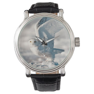 Snowy Owl die uit sneeuw gaat Horloge