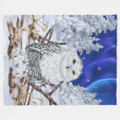 Snowy Owl in Snow Dark Blue Sky Fleece Deken (Voorkant (Horizontaal))