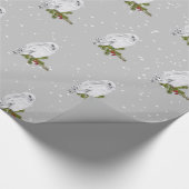 Snowy Owl on Pine and Berries Cadeaupapier (Hoek)