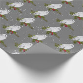 Snowy Owl on Pine and Berries Cadeaupapier (Hoek)