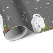Snowy Owl on Pine and Berries Cadeaupapier (Rol Hoek)
