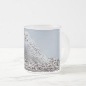 Snowy Owl on shells Coffee Mok (Voorkant rechts)