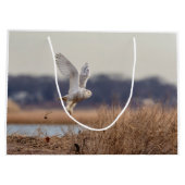 Snowy owl start op large cadeautasje (Achterkant)