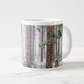 Snowy Pine-bomen Grote Koffiekop (Voorkant rechts)