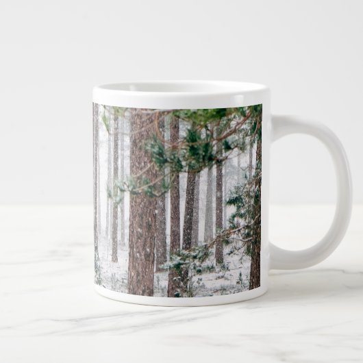 Snowy Pine-bomen Grote Koffiekop (Rechts)