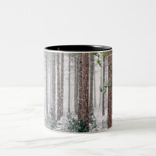 Snowy Pine-bomen Tweekleurige Koffiemok (Center)