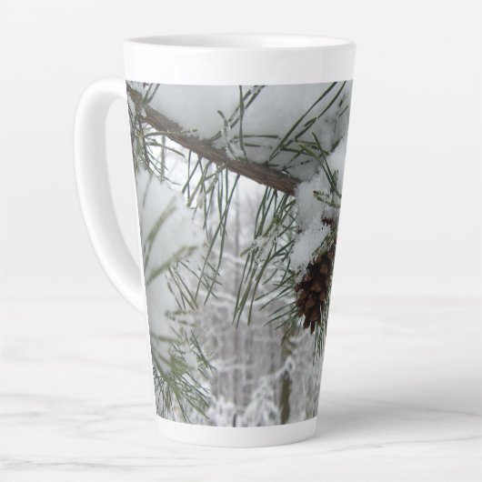 Snowy Pine Branch Winter Natuur Latte Mok (Linkerhoek)