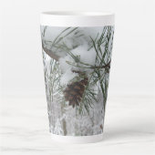 Snowy Pine Branch Winter Natuur Latte Mok (Voorkant)