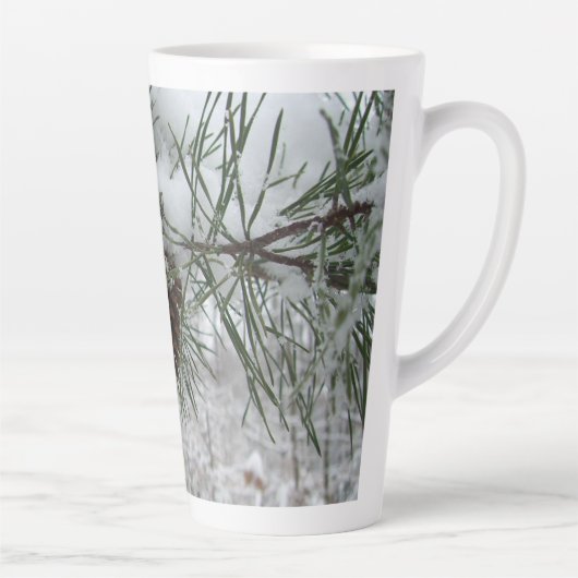 Snowy Pine Branch Winter Natuur Latte Mok (Rechts)