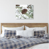Snowy Pine Cone I Winter Natuur Foto Canvas Afdruk (Insitu (Slaapkamer))