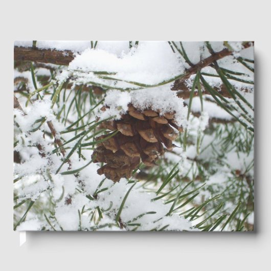 Snowy Pine Cone I Winter Natuur Foto Gastenboek (Voorkant)
