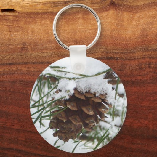 Snowy Pine Cone I Winter Natuur Foto Sleutelhanger (Achterkant)