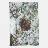 Snowy Pine Cone I Winter Natuur Foto Theedoek (Verticaal)