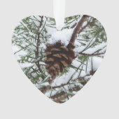 Snowy Pine Cone II Winter Natuur Fotografie Ornament (voorkant)