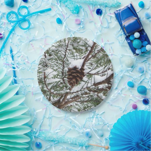 Snowy Pine Cone II Winter Natuur Fotografie Papieren Bordje (Feest)