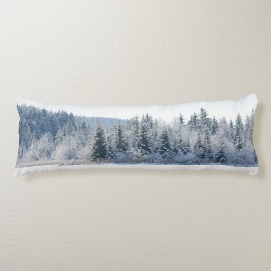 Snowy Pine Trees Dream 1 Lichaamskussen (Voorkant)