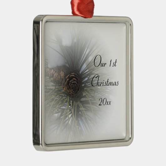 Snowy Pines 1e Kerstmis Samen Metalen Ornament (Rechts)