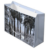 Snowy Pines in Blue Light — Large Cadeautasje (Voorkant Gekanteld)