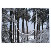 Snowy Pines in Blue Light — Large Cadeautasje (Achterkant)