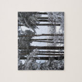 Snowy Pines in Blue Light Legpuzzel (Verticaal)