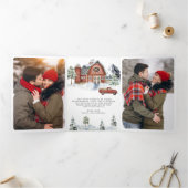 Snowy Red Barn Forest Fotocollage Kerstmis Drieluik Wenskaart (Binnen)
