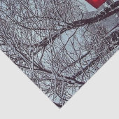 Snowy Red Barn met kerstverlichting op hek Tissuepapier (Detail)