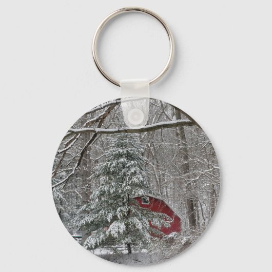 Snowy Red Barn Sleutelhanger (Voorkant)