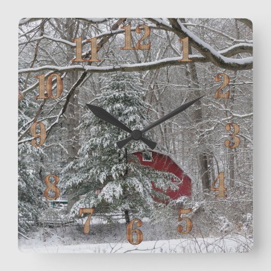Snowy Red Barn Vierkante Klok (Voorkant)