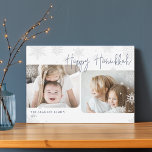 Snowy Script | 2 Foto Happy Hanukkah Holiday Kaart<br><div class="desc">Eenvoudig en modern Hanukkah-kaartontwerp biedt twee van uw favoriete foto's met een uitlijning van offset, die is omgeven door vallende sneeuwvlokken. "Happy Hanukkah" verschijnt in verzadigde blauwe casual handgeschreven scriptletters, met uw familienaam en het jaar in de linkerbenedenhoek. Een uniek hedendaags ontwerp in een horizontale of landschapslay-out voor een op-trend...</div>