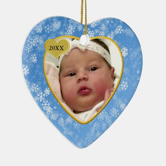 Snowy Soft Blue Babys eerste kerstfoto Keramisch Ornament (Rechts)