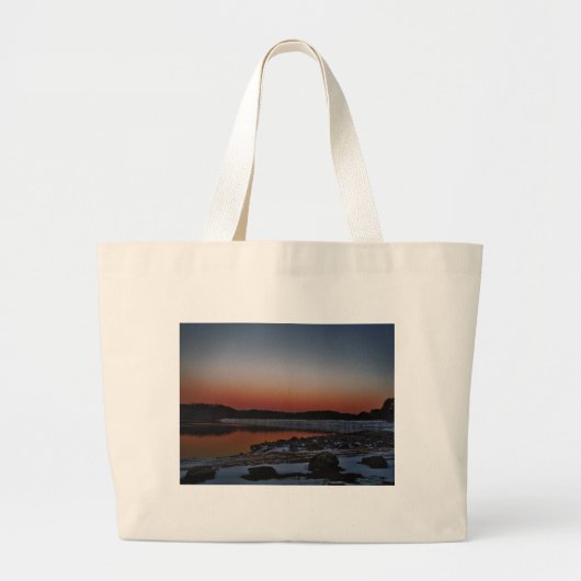 Snowy Sunset at Lake Arrowiad Grote Tote Bag (Voorkant)