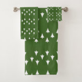 Snowy Trees over groene poly Cotton Bad Handdoek (Insitu)