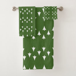 Snowy Trees over groene poly Cotton Bad Handdoek