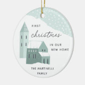 Snowy Village | Eerste Kerstmis in ons nieuwe huis Keramisch Ornament (Links)