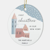 Snowy Village | Eerste Kerstmis in ons nieuwe huis Keramisch Ornament (Links)