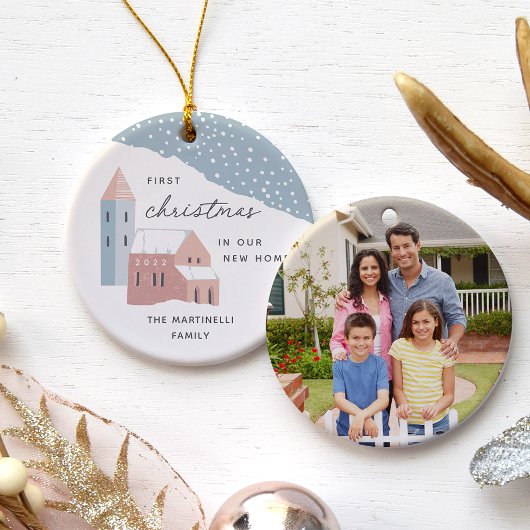 Snowy Village | Eerste Kerstmis in ons nieuwe huis Keramisch Ornament