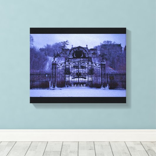 Snowy Winter Gate Canvas Afdruk (Insitu (Houten vloer))