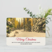 Snowy Winter Path met Pine Trees Kerstmis Feestdagenkaart (Staand voorkant)